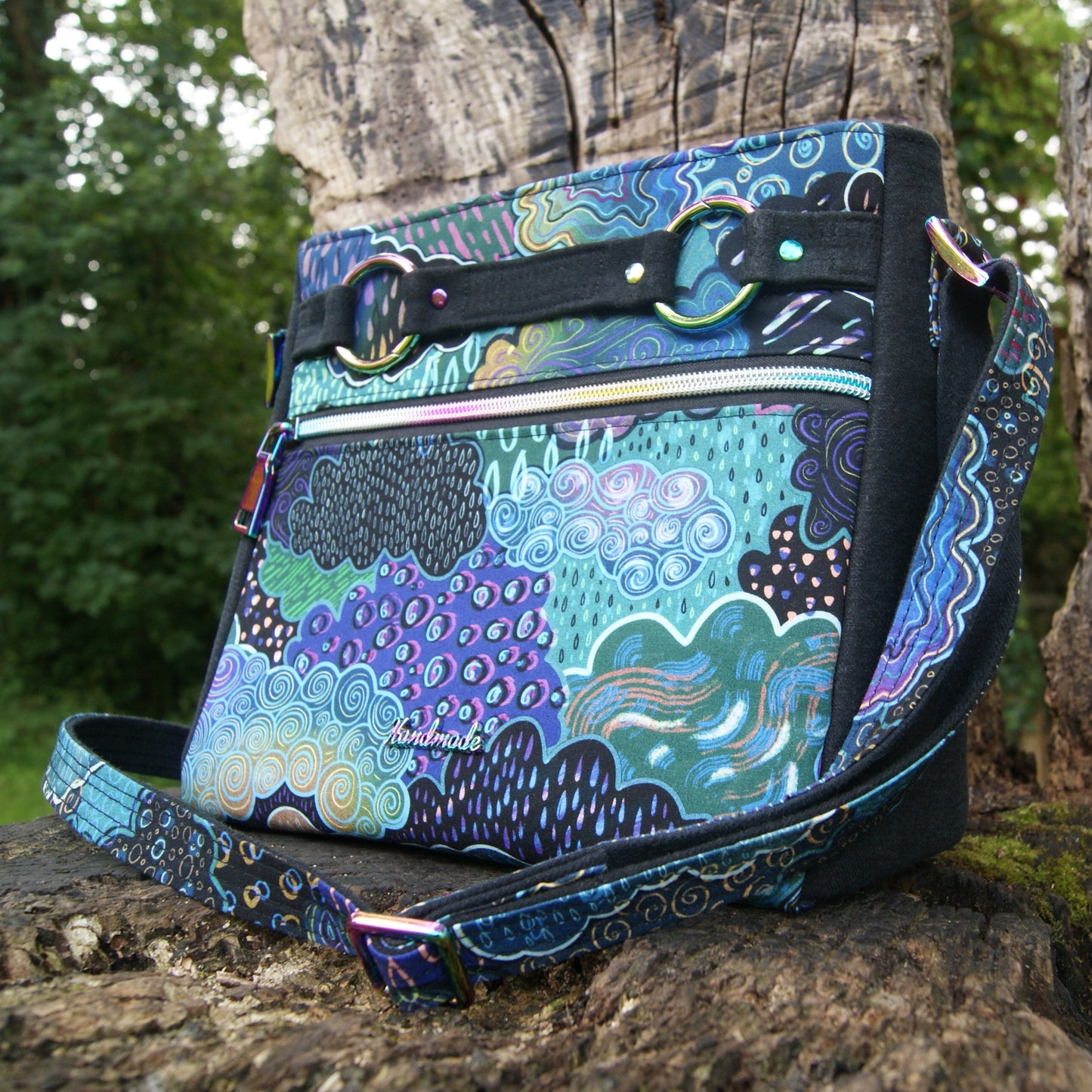 Medium crossbody bag