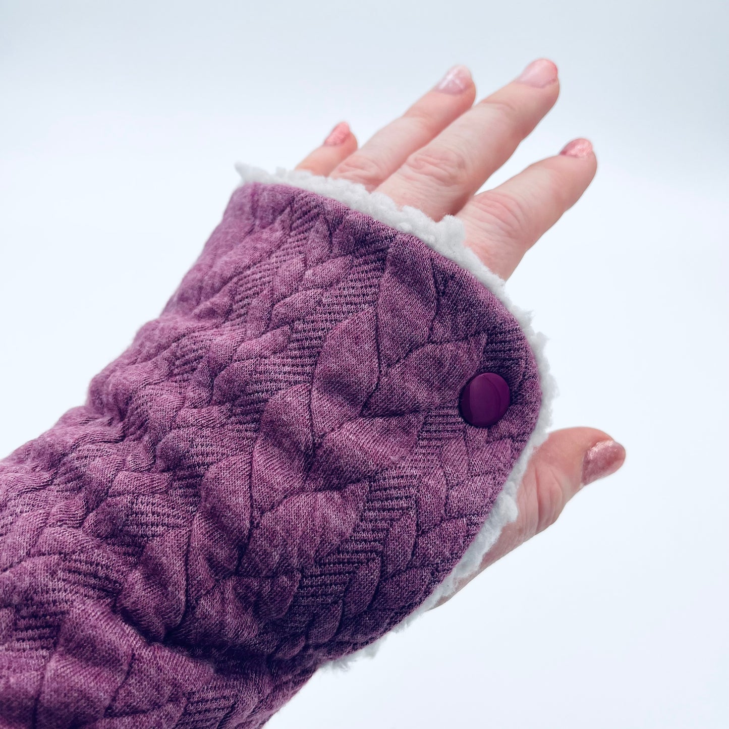 Cosy wrist warmers