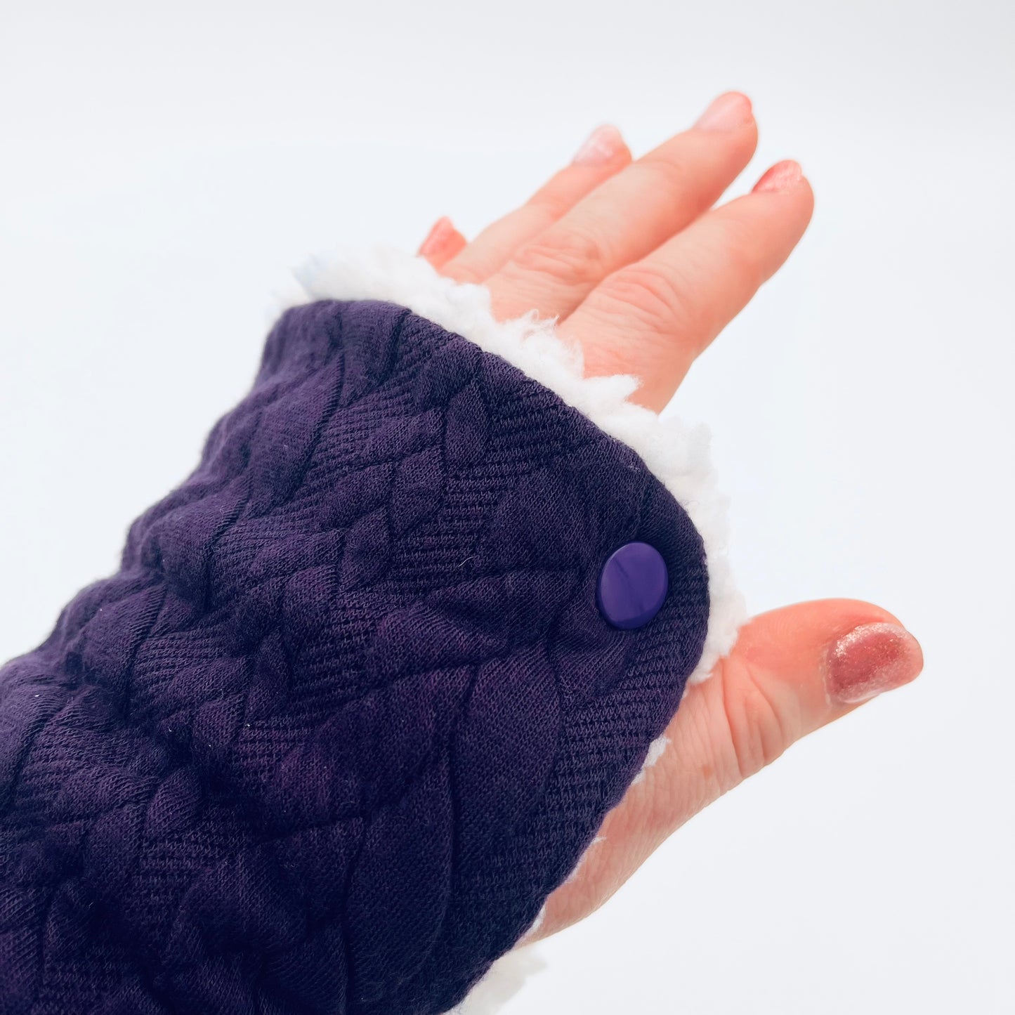 Cosy wrist warmers