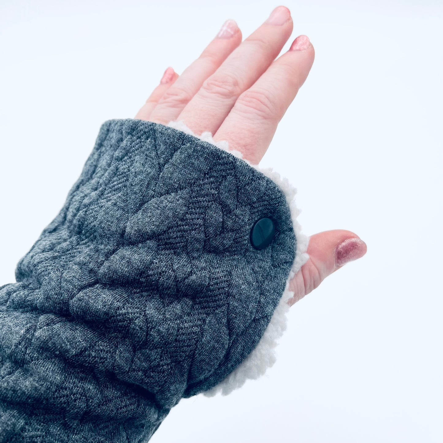 Cosy wrist warmers