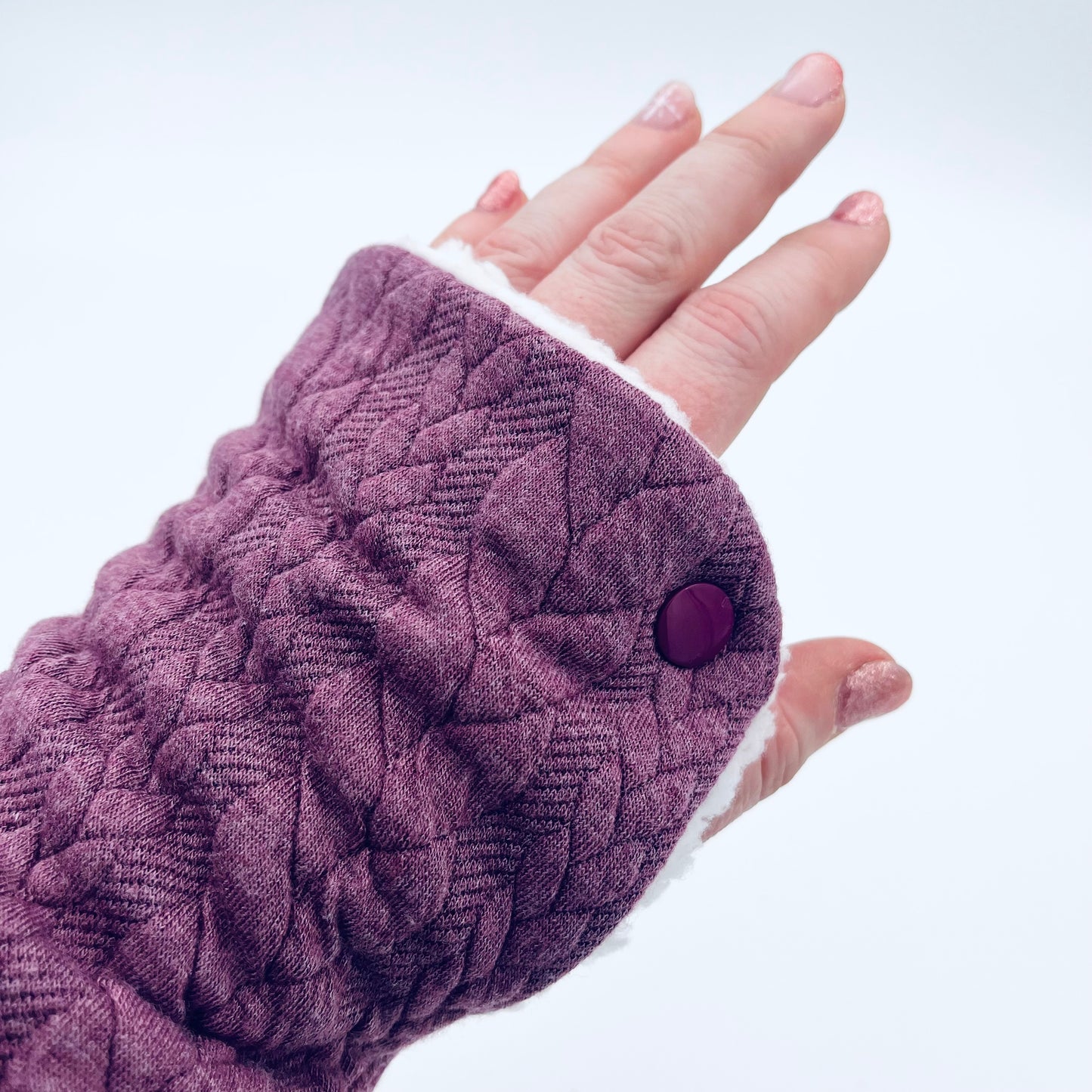 Cosy wrist warmers