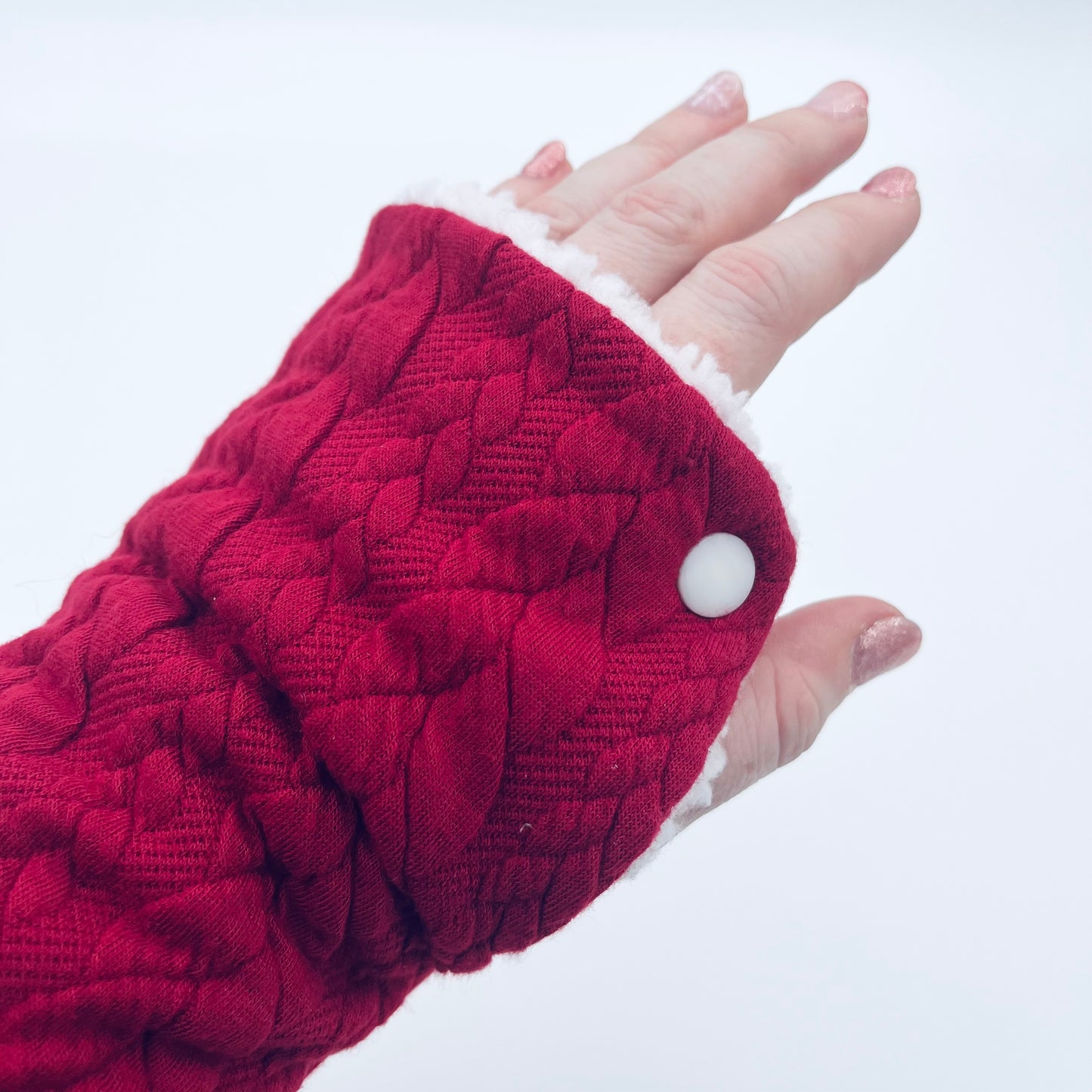 Cosy wrist warmers
