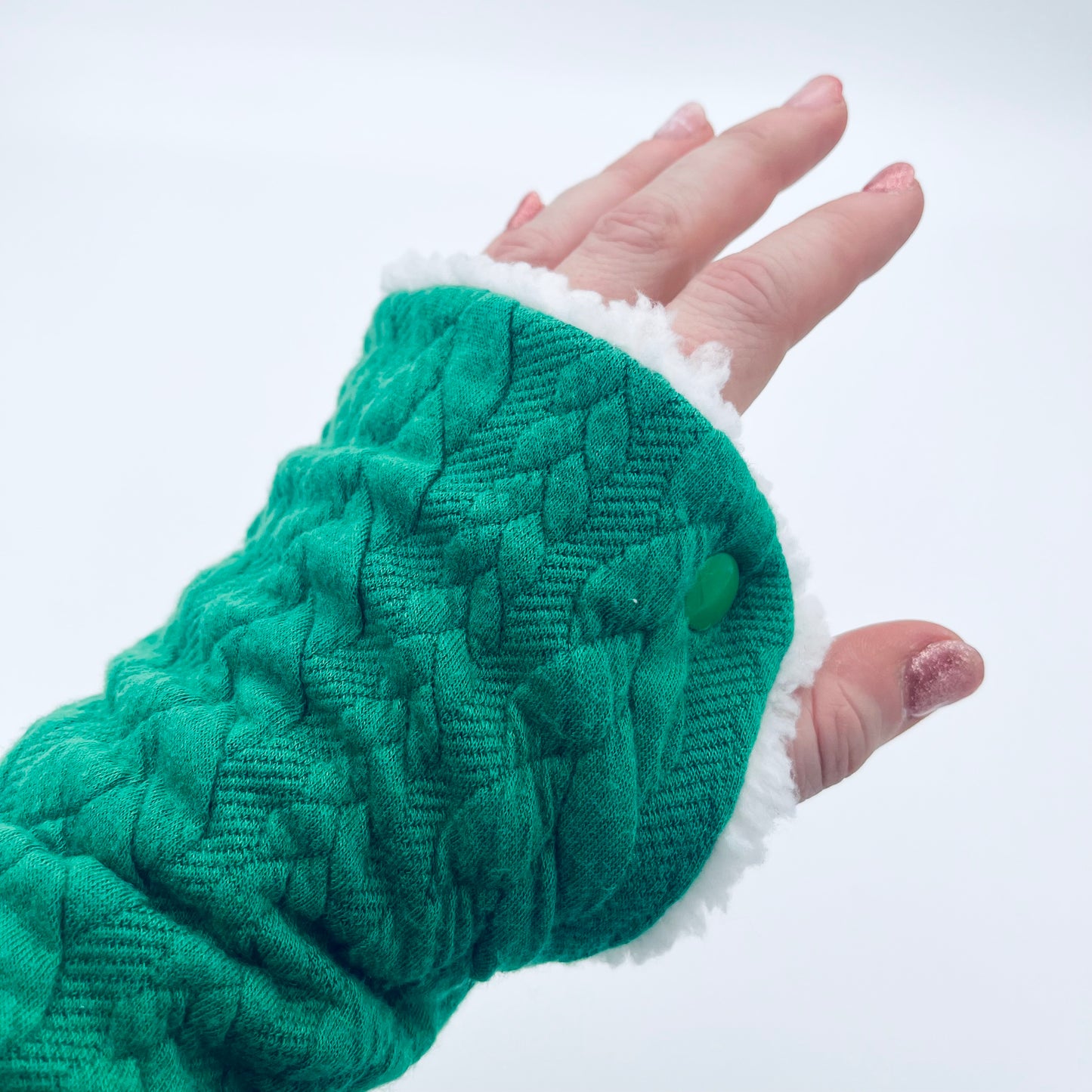 Cosy wrist warmers