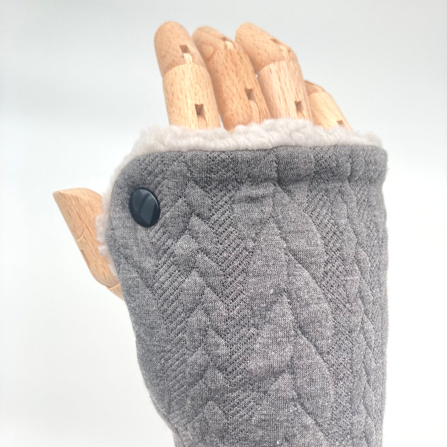 Cosy wrist warmers