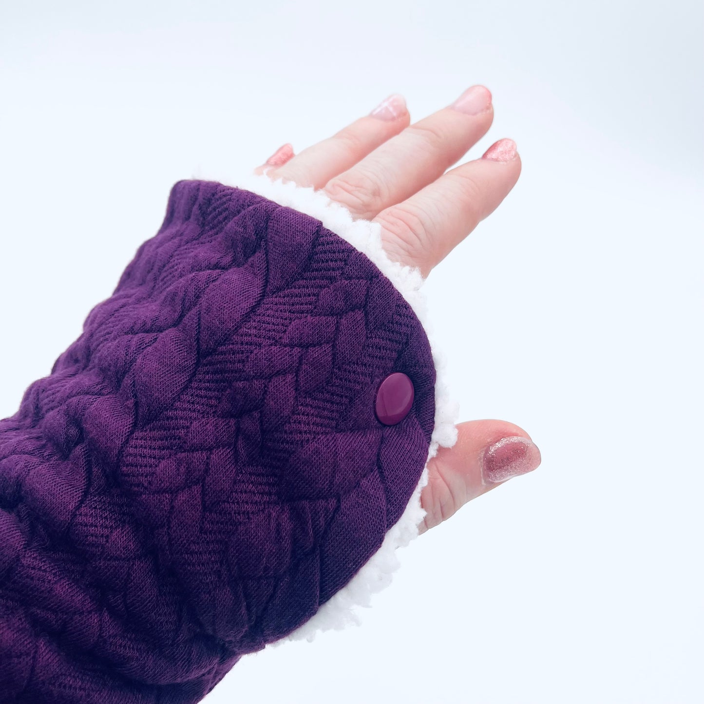 Cosy wrist warmers