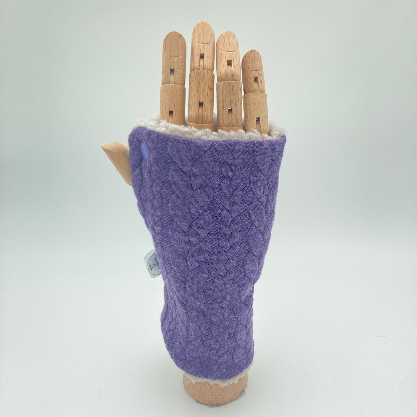 Cosy wrist warmers