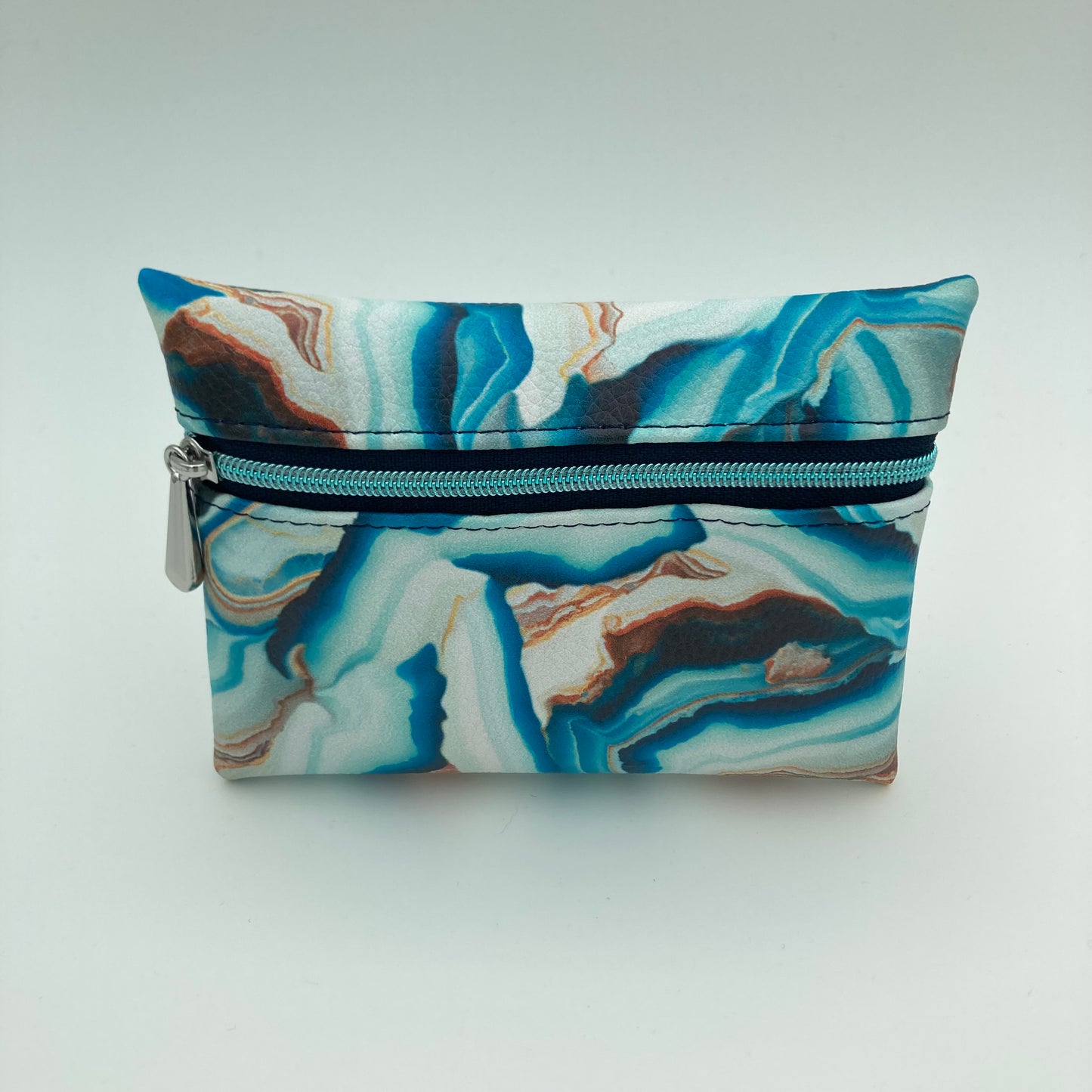 Simple zip pouch