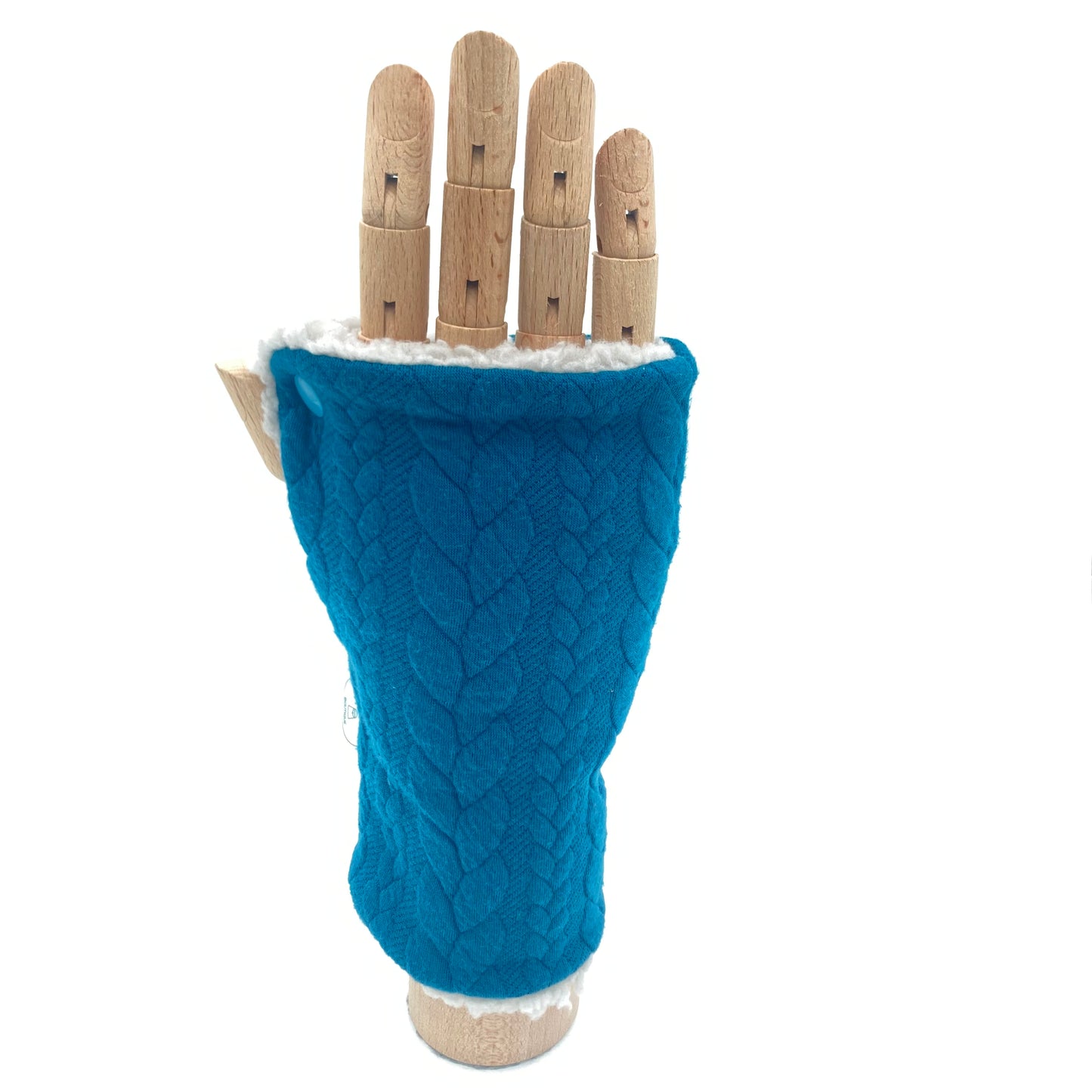 Cosy wrist warmers