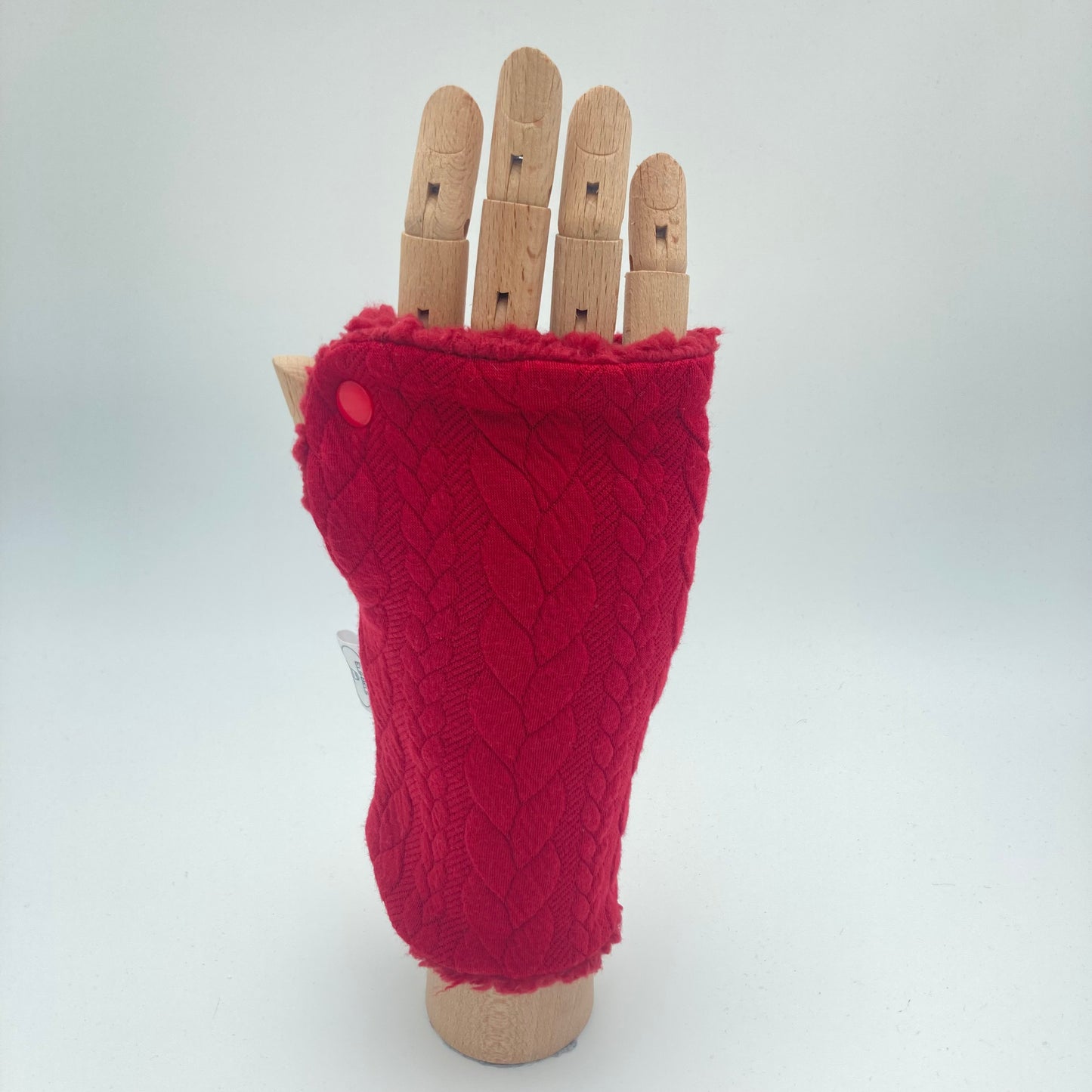 Cosy wrist warmers