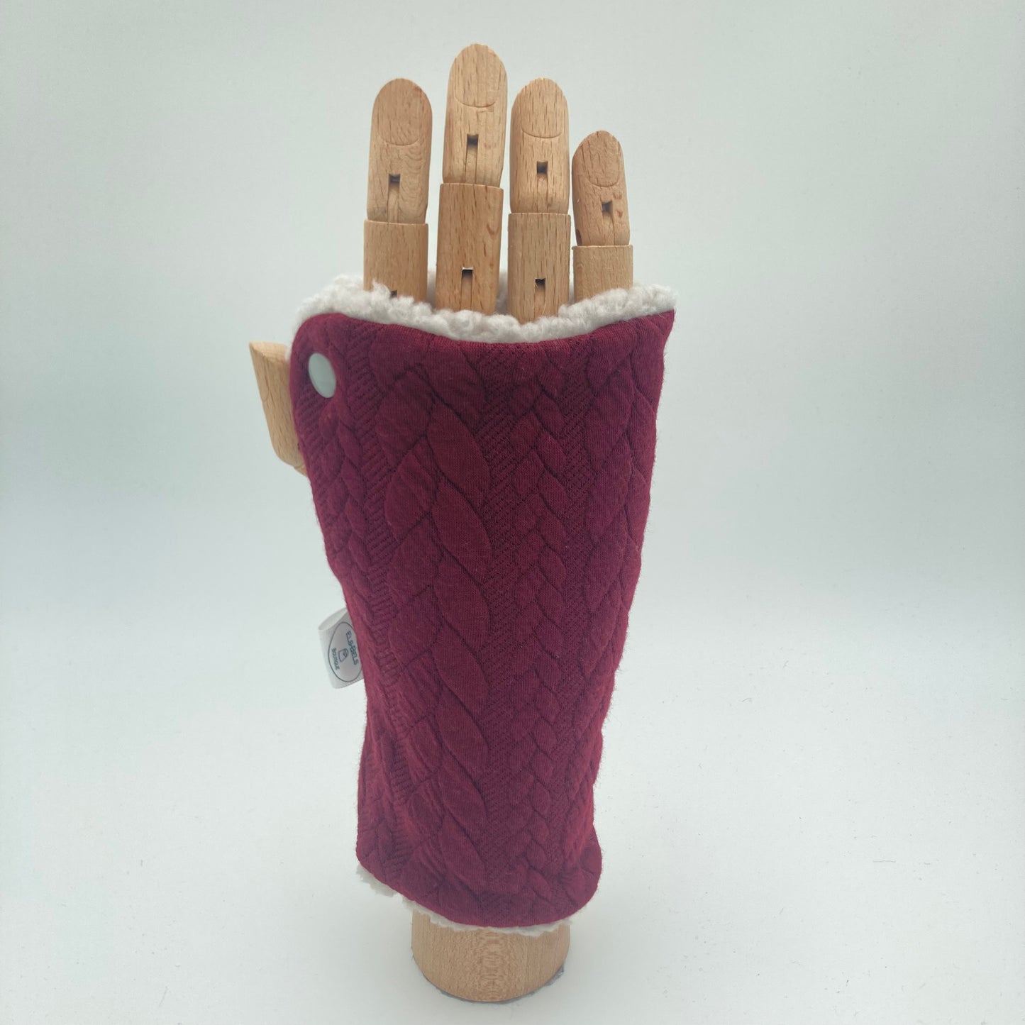 Cosy wrist warmers