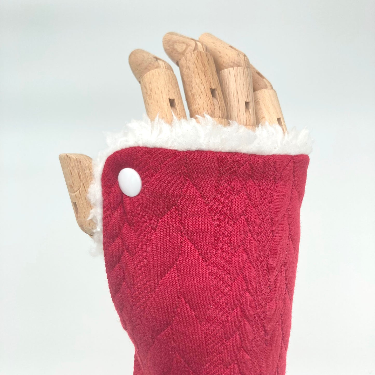 Cosy wrist warmers