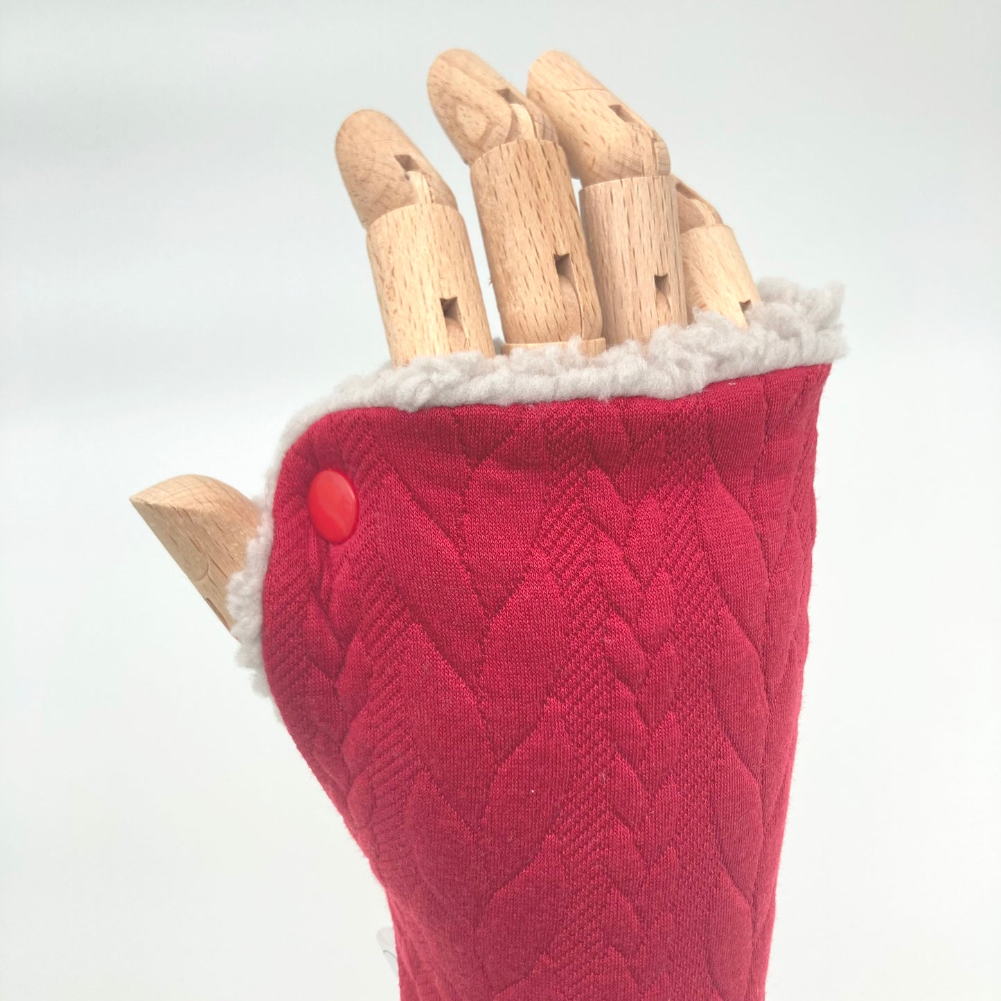 Cosy wrist warmers